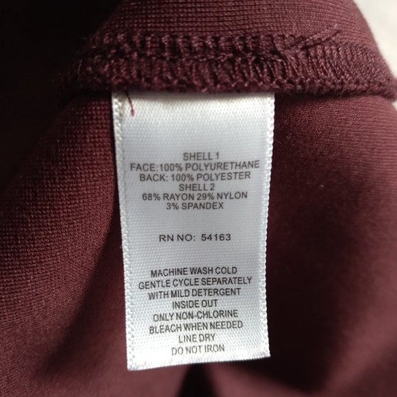 ☆NWT☆ Mark New York Burgundy Faux Leather Sleeveless Top Mock Neck With Keyhole - Picture 11 of 12